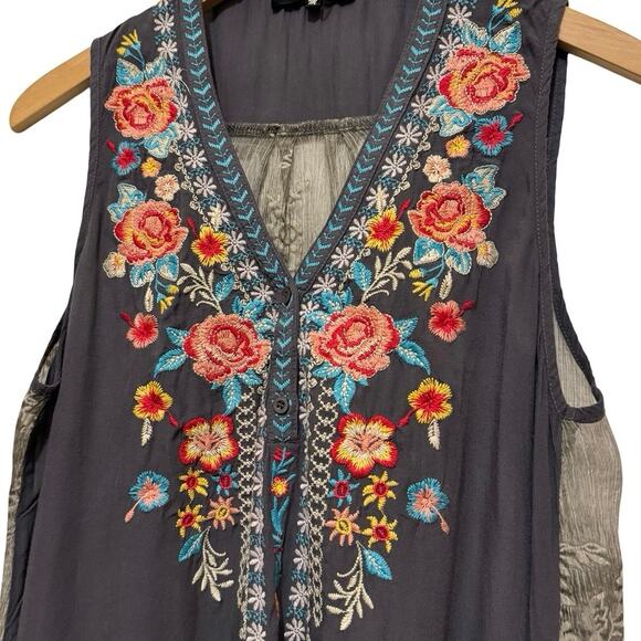 Andree by Unit embroidered sleeveless Top Sheer back shirt M Medium gray - Picture 2 of 6